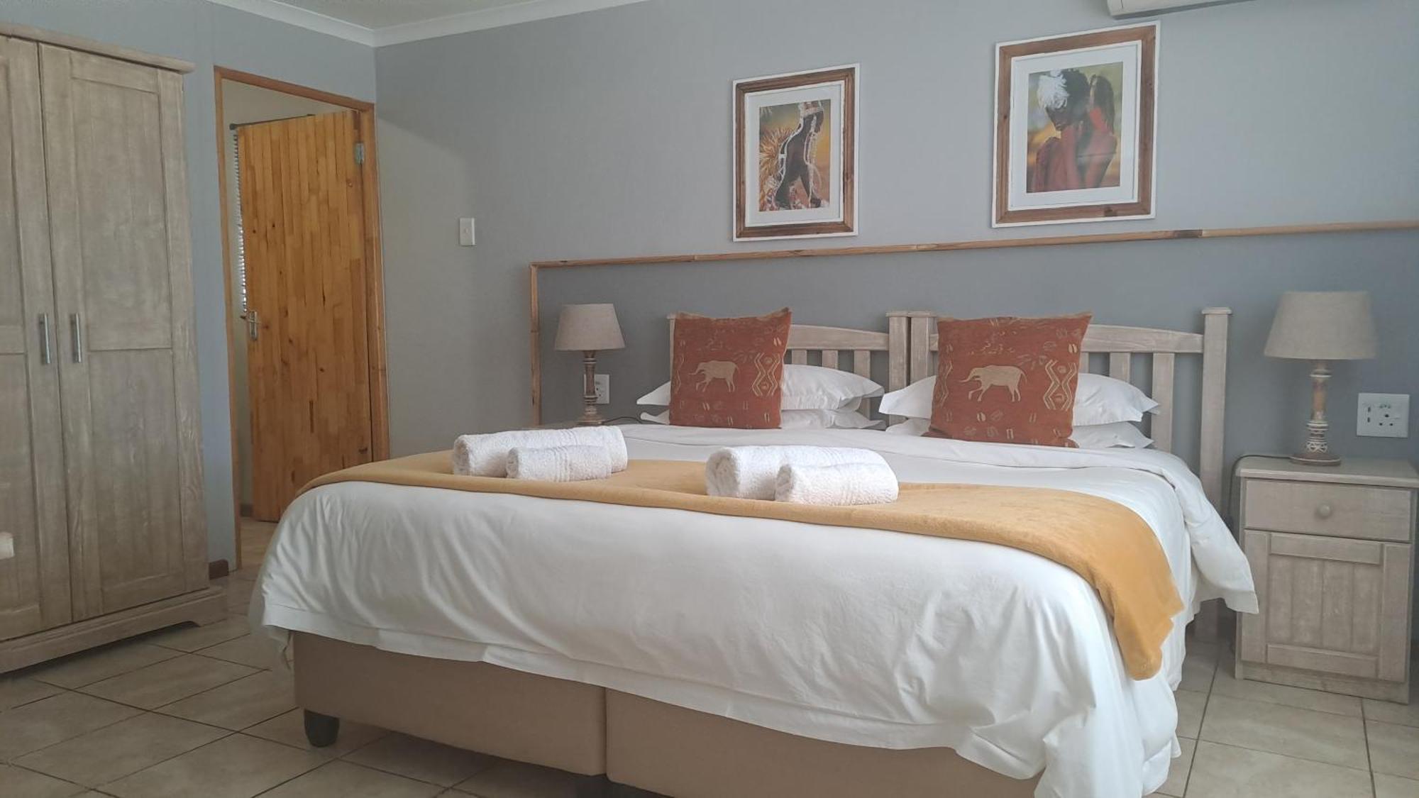 African Dawn B&B Calvinia Esterno foto